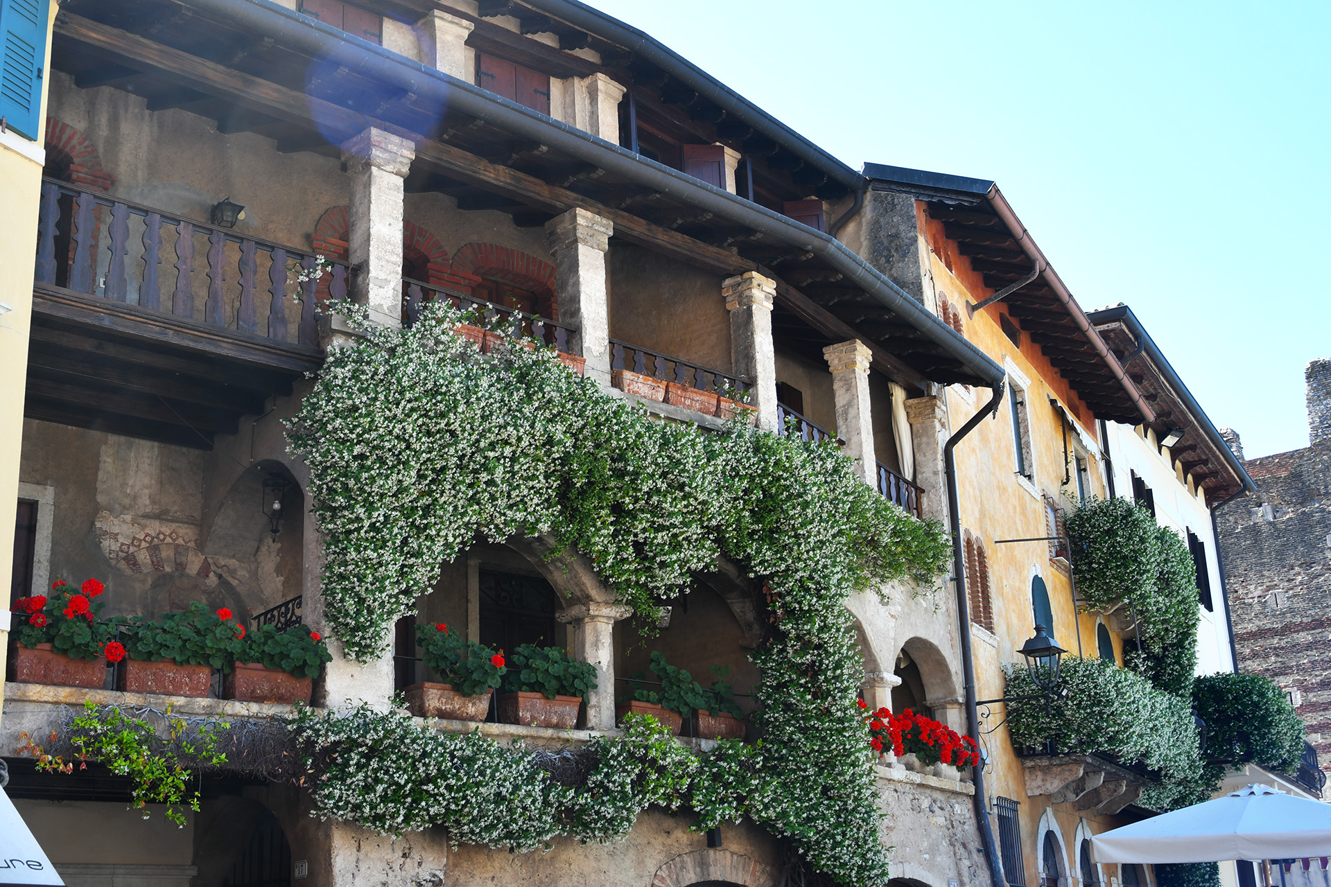 Palazzo del Capitano nel centro storico di Torri del Benaco